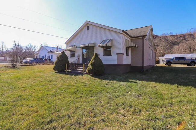 Building Photo - 2353 Gardner St Rental