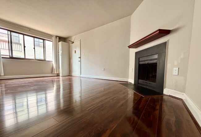Photo - 2602 Tunlaw Rd NW