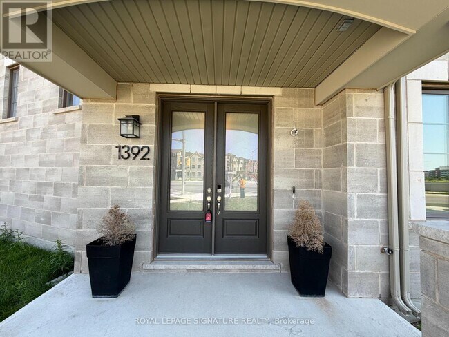 Photo - 1392 William Halton Pkwy