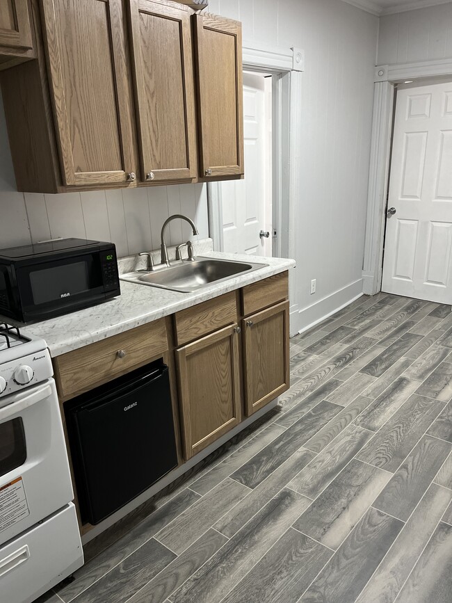 Photo - 207 S Mill St Apt 2