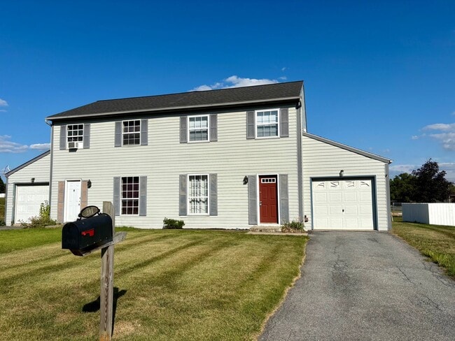 Building Photo - 2 Bedroom 1 Bathroom in Mount Joy! Rental