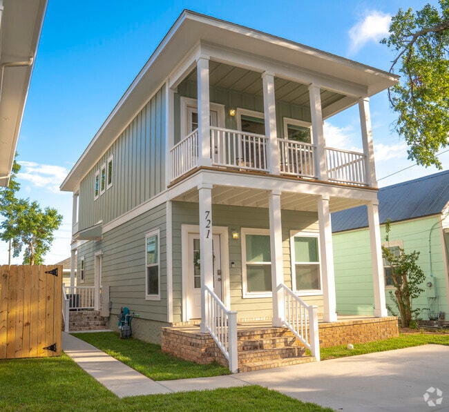 Building Photo - 721 W Zarragossa St Rental