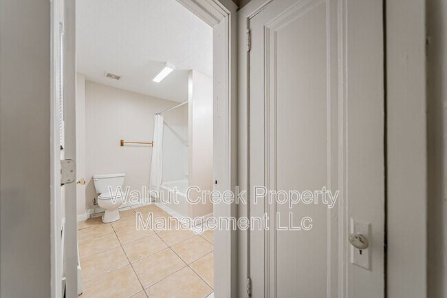 Photo - 870 S Main St Unit A