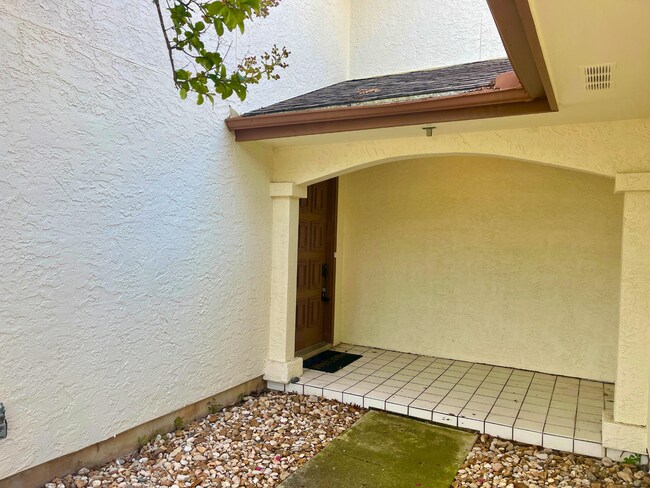 Photo - Beautifully Renovated 3 Bedroom Home in Royal Ridge