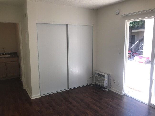 Photo - 1427 Rock Glen Ave Unit 9