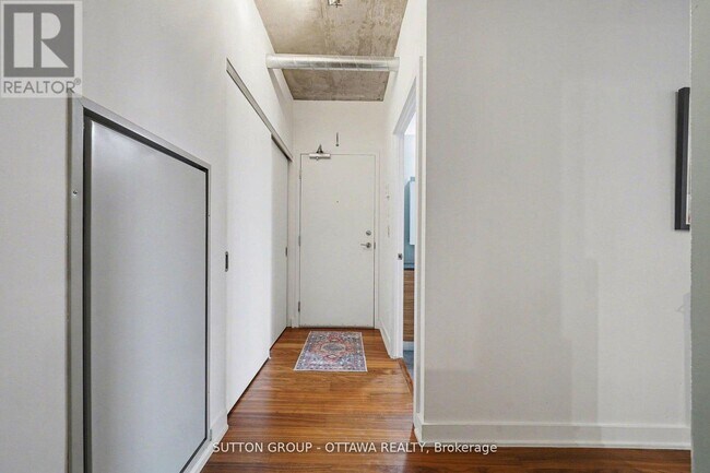 Photo - 354 Gladstone Ave Unit 323