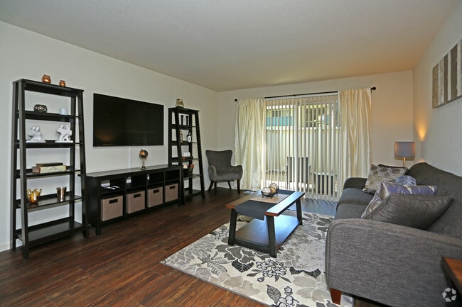 2BD, 1BA - 950 SF (Upgraded Guest Suite)