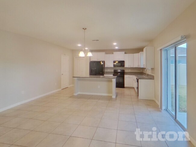 Photo - 17138 Sunshine Mimosa St