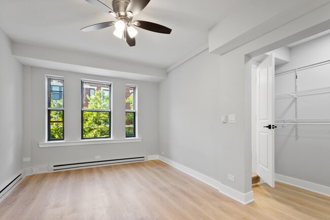 Photo - 1634 W Howard St Unit 205