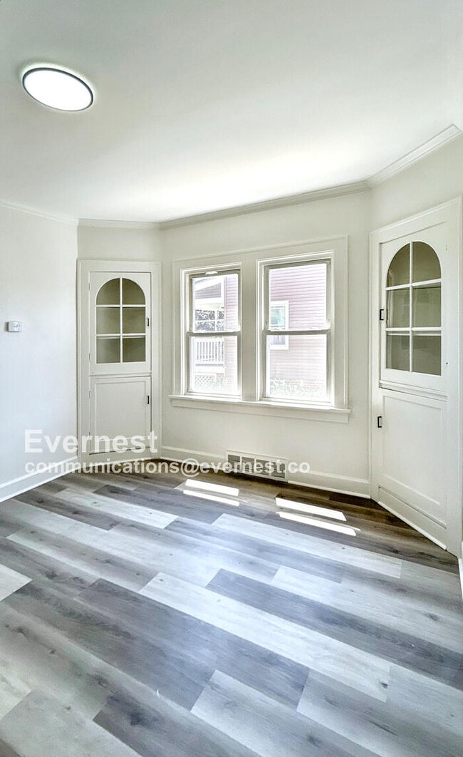 Photo - 792 E 232nd St