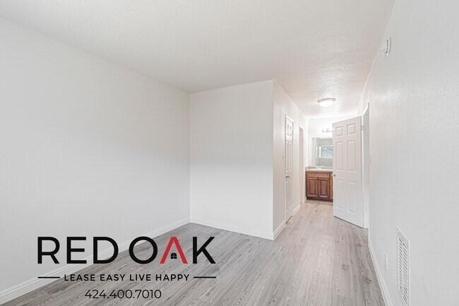 Photo - Fantastic One Bedroom with Spacious Rooms,... Unit 121