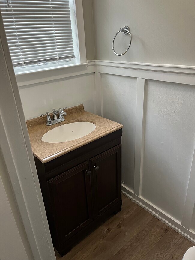 Photo - 808 Darlington Dr