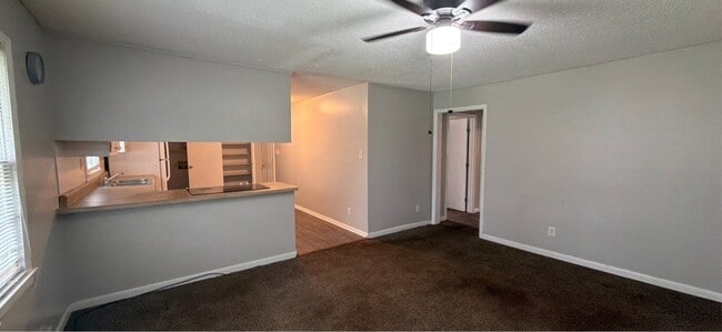 Photo - 2721 Clayton Dr NW