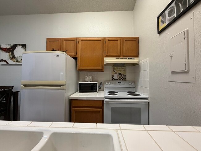 Photo - 136 N Troy Ave