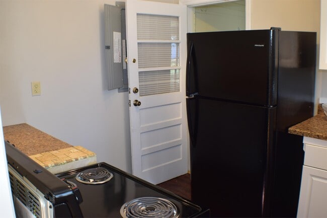 Building Photo - 4438 Harbin St Rental