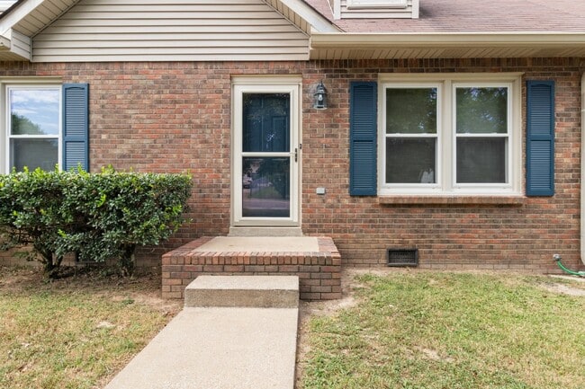 Photo - Newly renovated three bedroom home for ren...