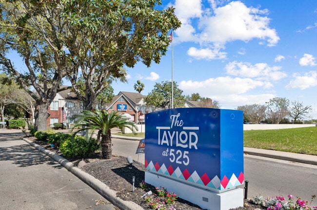 The Taylor at 525