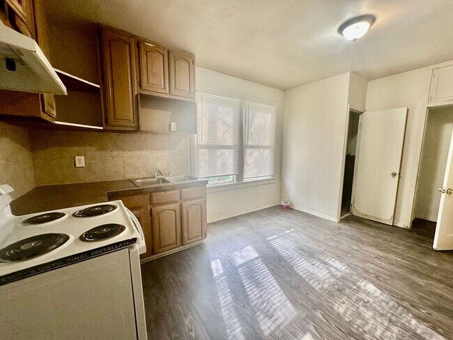 Photo - SEPTEMBER  HALF OFF First Month Rent .Stud...