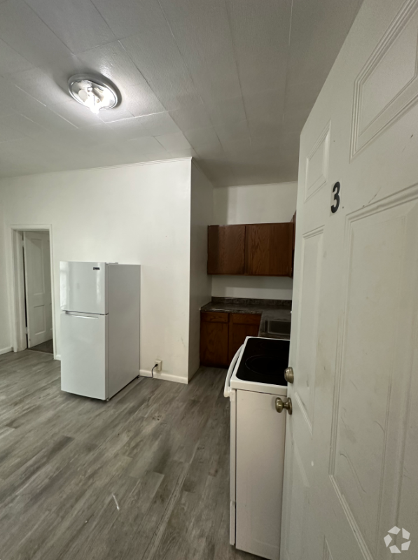 Building Photo - 416 Main Ave N Unit 3 Rental