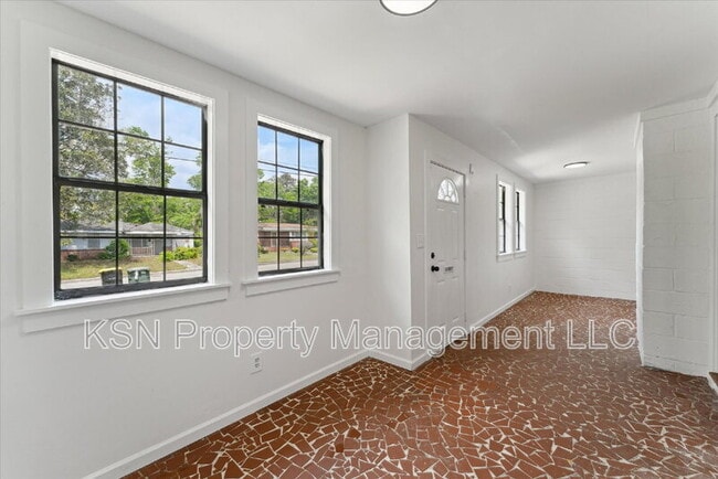 Photo - 1921 Fitzgerald St
