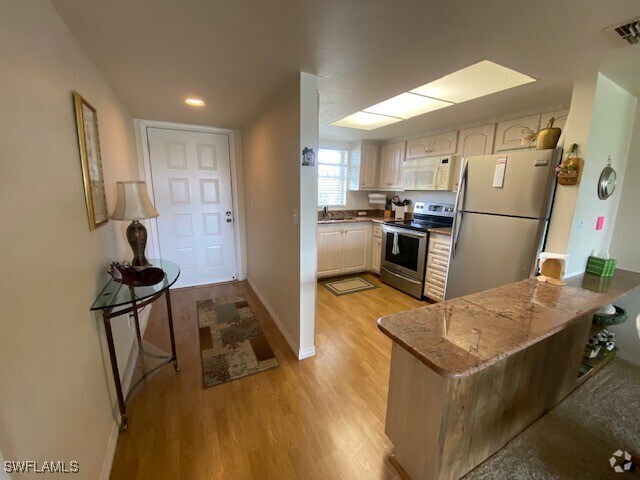 Building Photo - 16007 Davis Rd Unit 423 Rental