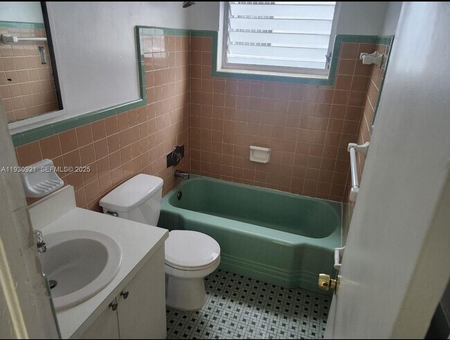 Photo - 501 77th St Unit 3