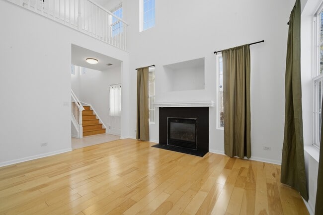 Photo - 1929 Golden Gate Ln