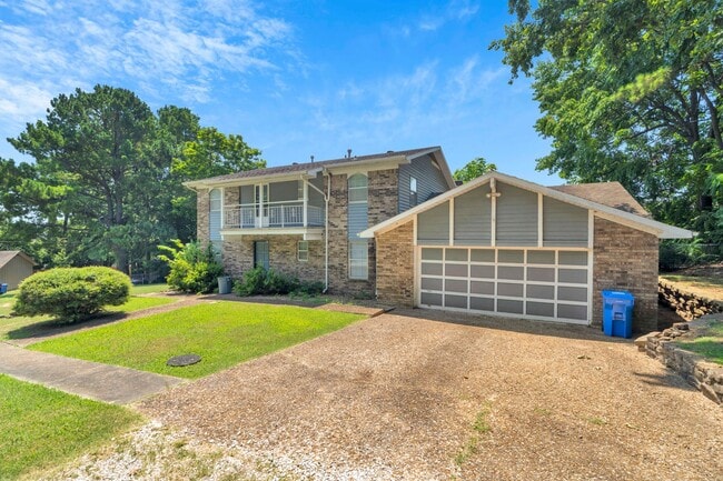Building Photo - 1660 Palmer Pl