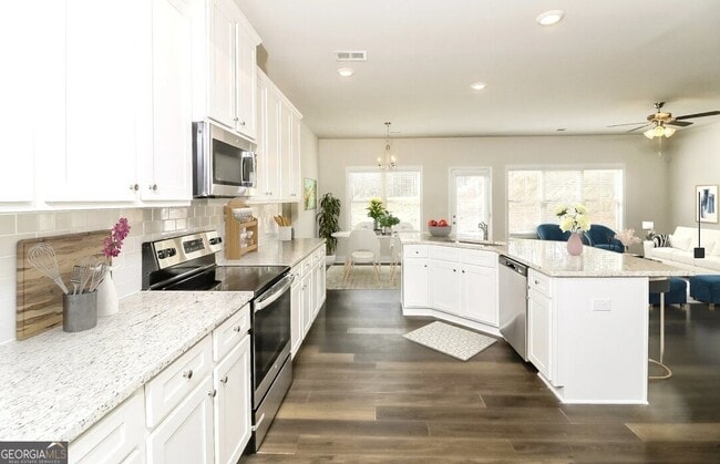 Building Photo - 24 Creekwater Dr Unit 093B