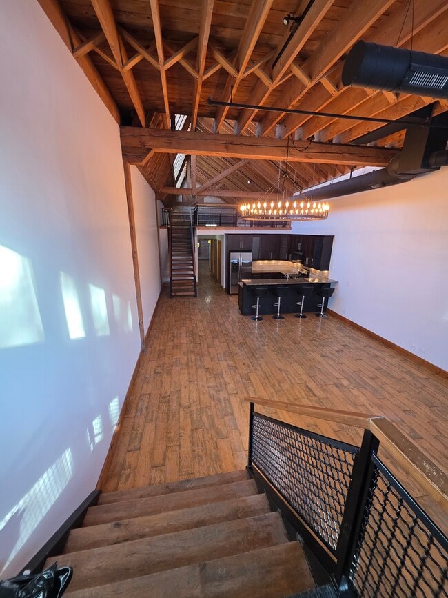 Building Photo - 316 N Seminary Ave Unit 316