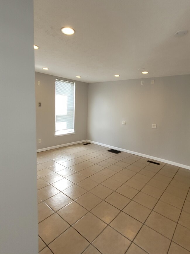 2310 W Broadway