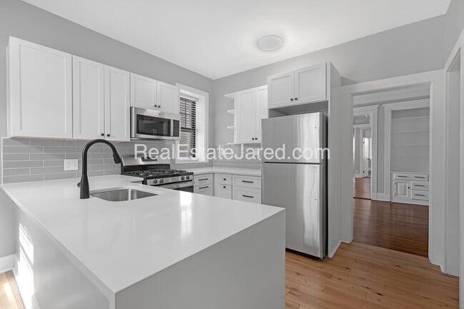 Building Photo - 28 Glenville Ave Unit 2
