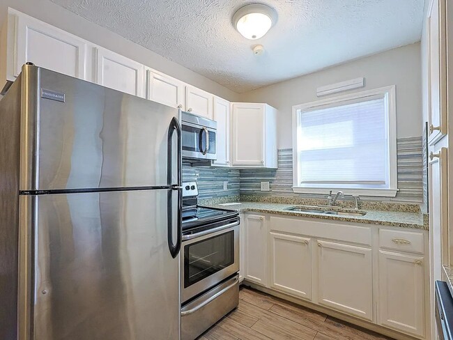 Photo - 718 Juniper Dr Unidad A