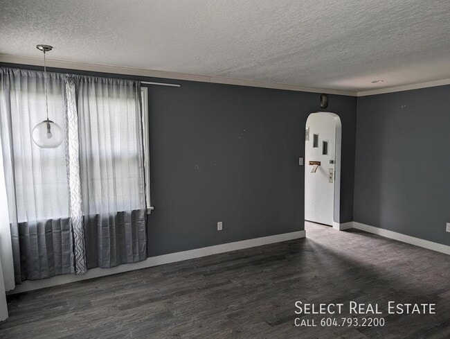 Photo - 45723 Lewis Ave