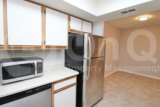 Photo - 1340 N Recker Rd Unidad 141