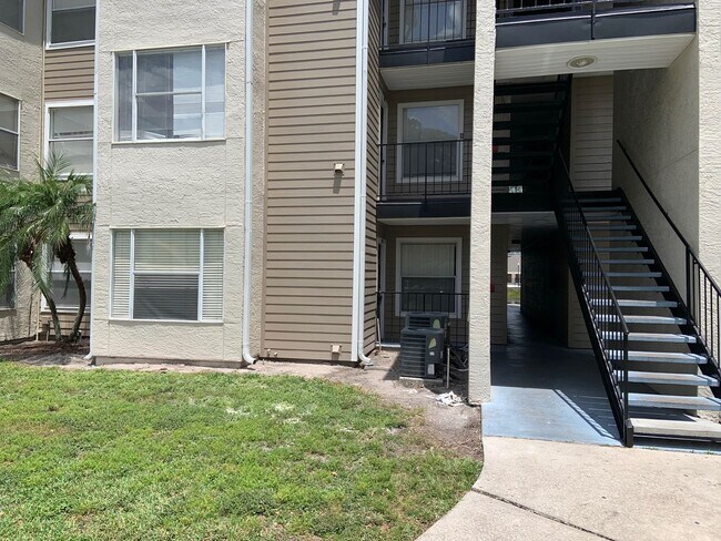 4752 Walden Cir