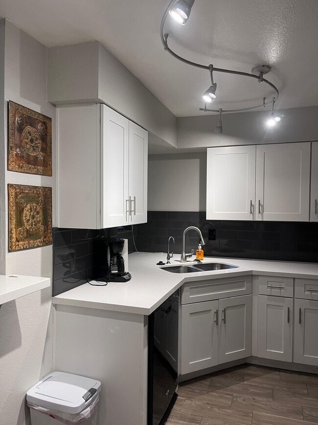 Photo - 533 W Guadalupe Rd Unit 2