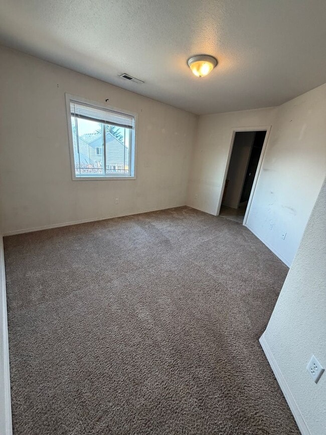 Photo - 2 Bedroom 2.5 bath townhouse w/ bonus room & Garage in Pasco