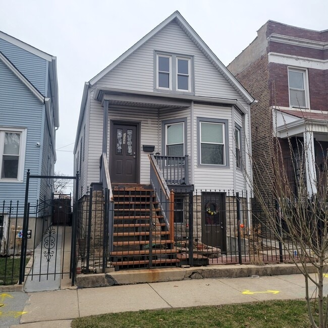 Front Entrance - 2053 N Lorel Ave Unit 1