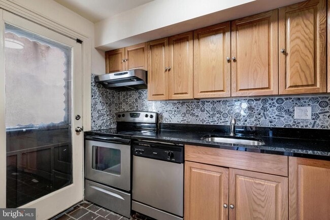 Photo - 2212 Fairmount Ave Unit 1