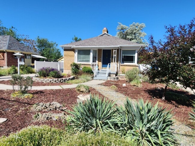 Building Photo - A Rental Home With MAD Curb Appeal!? YUP! 4 bd 2 bath Sugarhouse