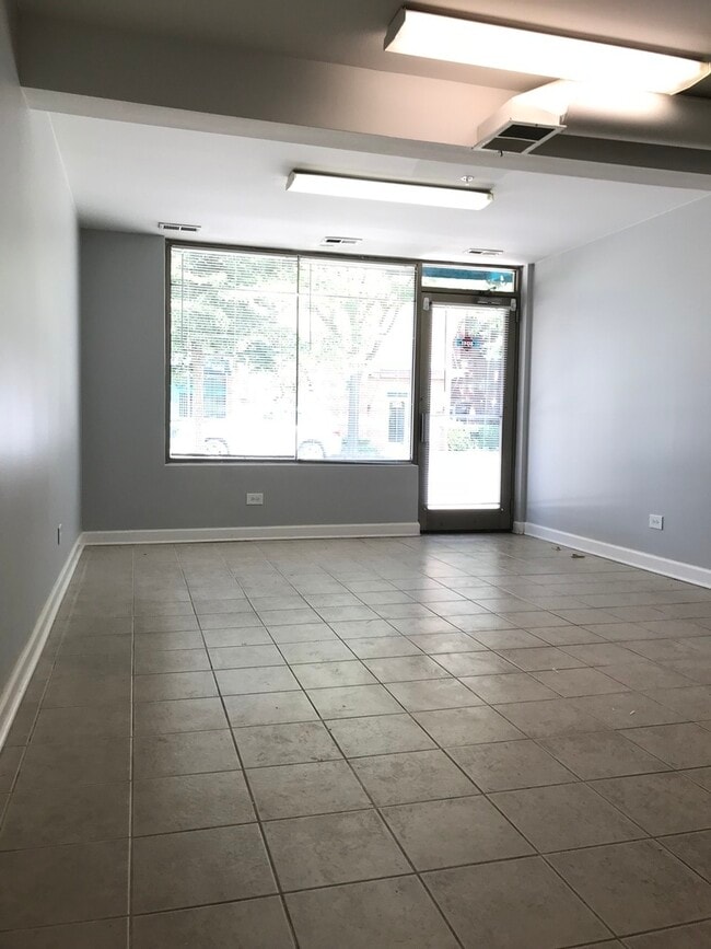 Photo - 5041 Warren St