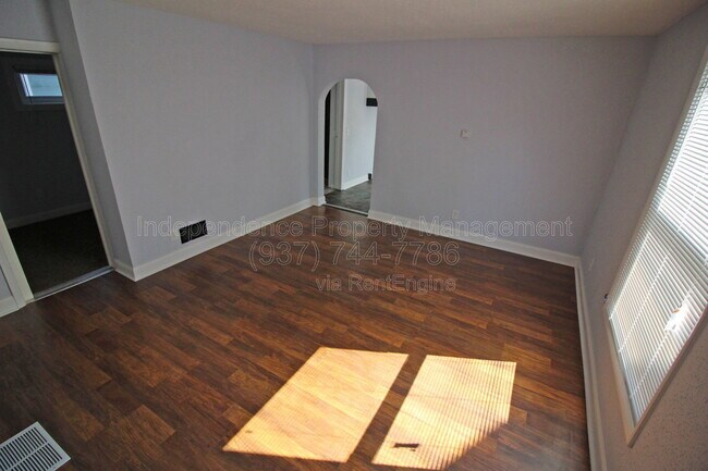 Photo - 78 Notre Dame Ave