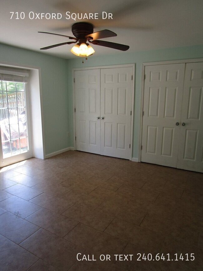 Photo - 710 Oxford Square Dr