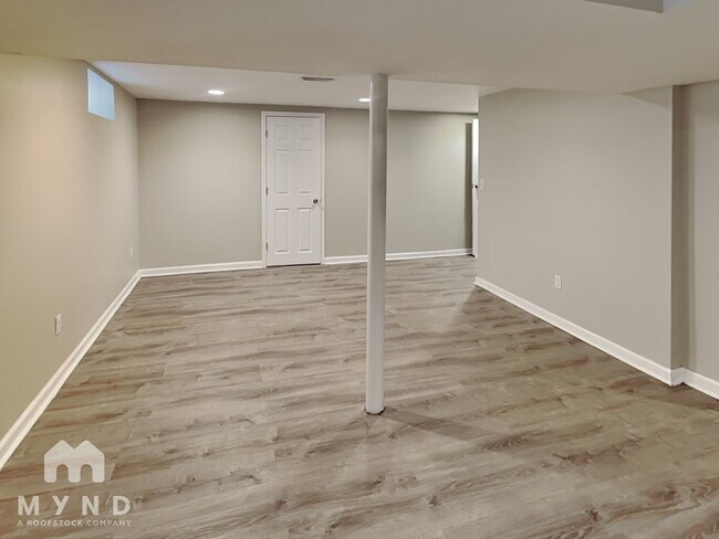 Photo - 4514 Errington Rd