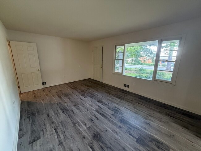 Photo - 140 Forest Rd