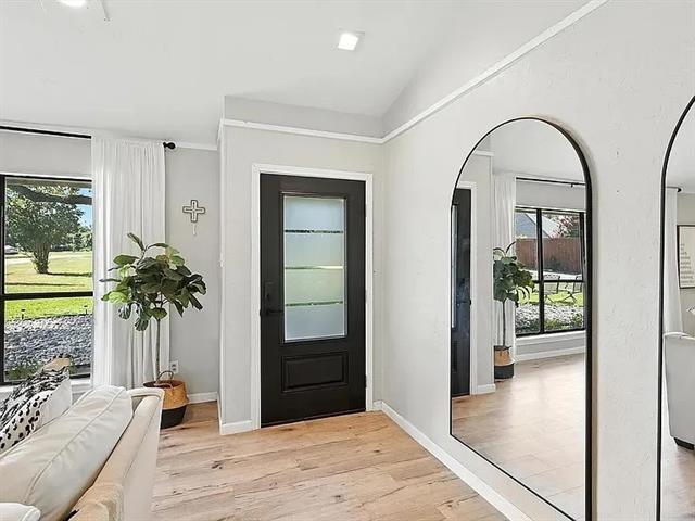 Photo - 16485 Red Wood Cir N