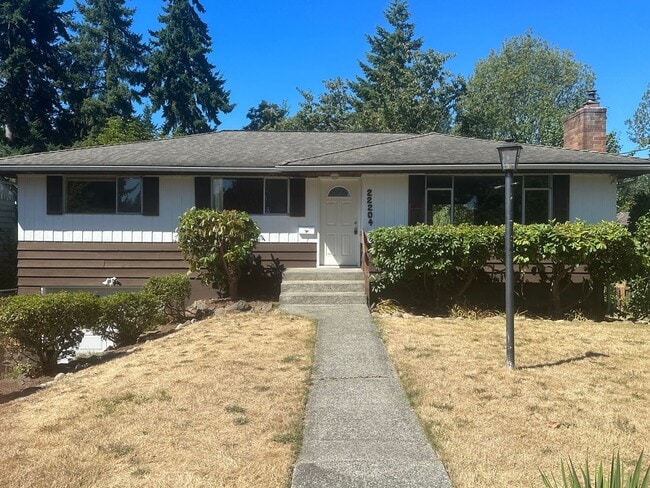 Photo - Updated 3-Bedroom Home with Deck & Garage in Mountlake Terrace!!!