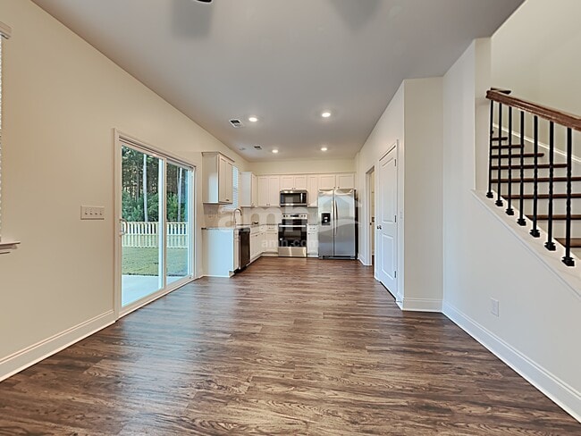 Photo - 323 Azore Way