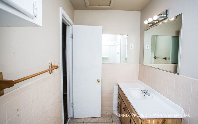 4419 31st St Unit 1B
